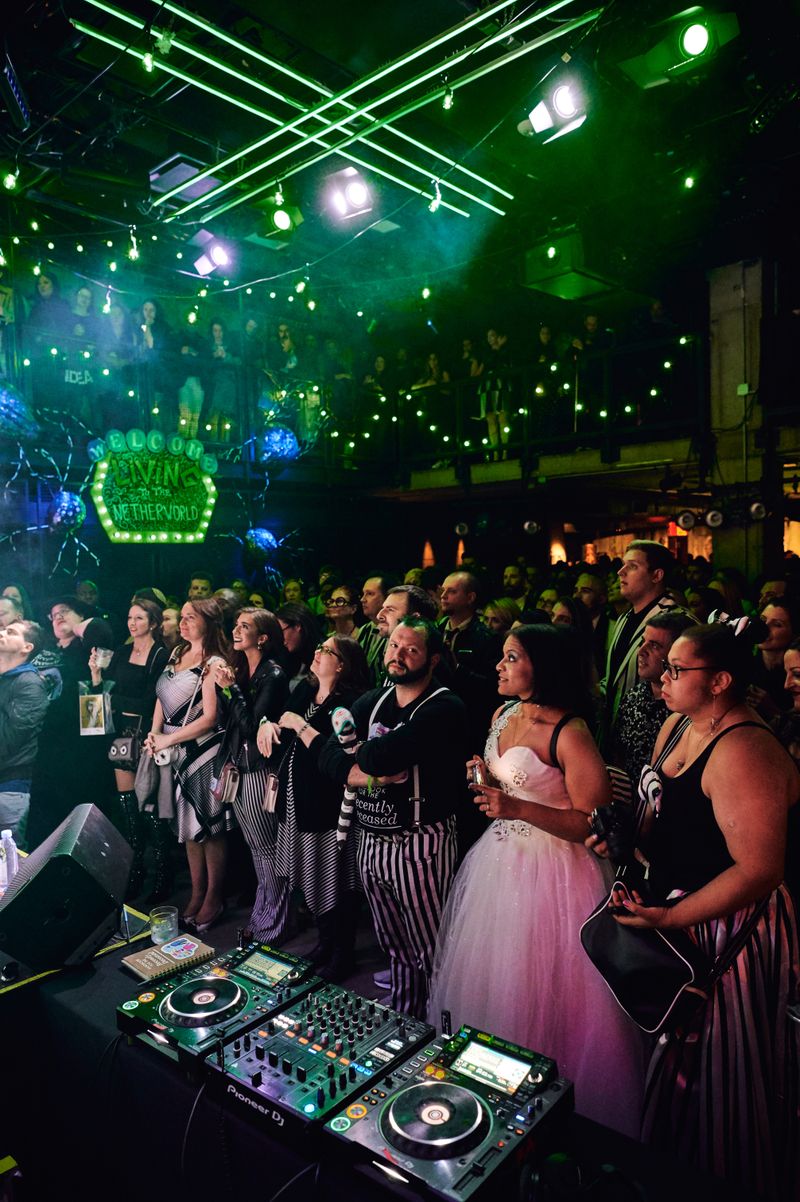 Photo Flash: BEETLEJUICE Stars Creep Out at BEETLEJUICE BLACK & WHITE BALL — photo 1 of 12