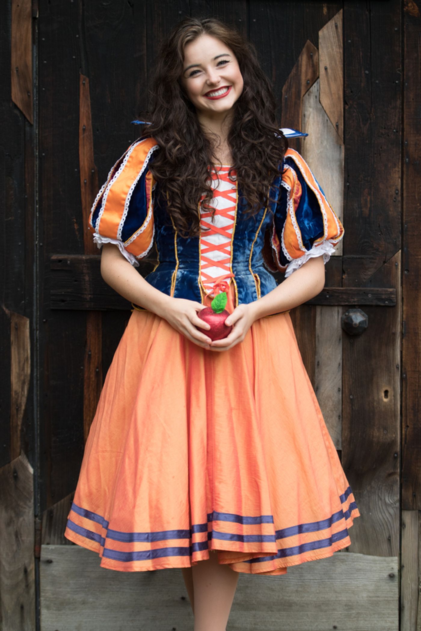 Photo Flash: First Look at Jo Brand in SNOW WHITE at Richmond Theatre  Image