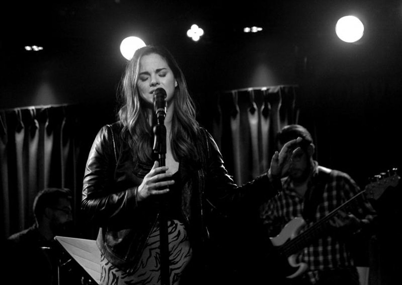 Review: BROADWAY SINGS UNPLUGGED: SARA BAREILLES Wows Audience at The Green Room 42  Image