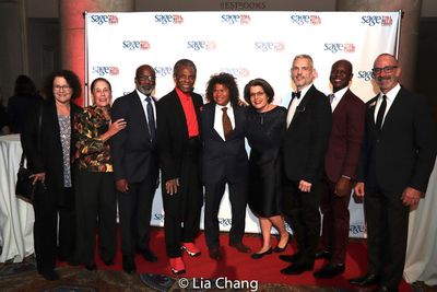 Andre De Shields is flanked by SAGE Board Members Barbara Peda, Mady Schuman, Doug Ha Photo