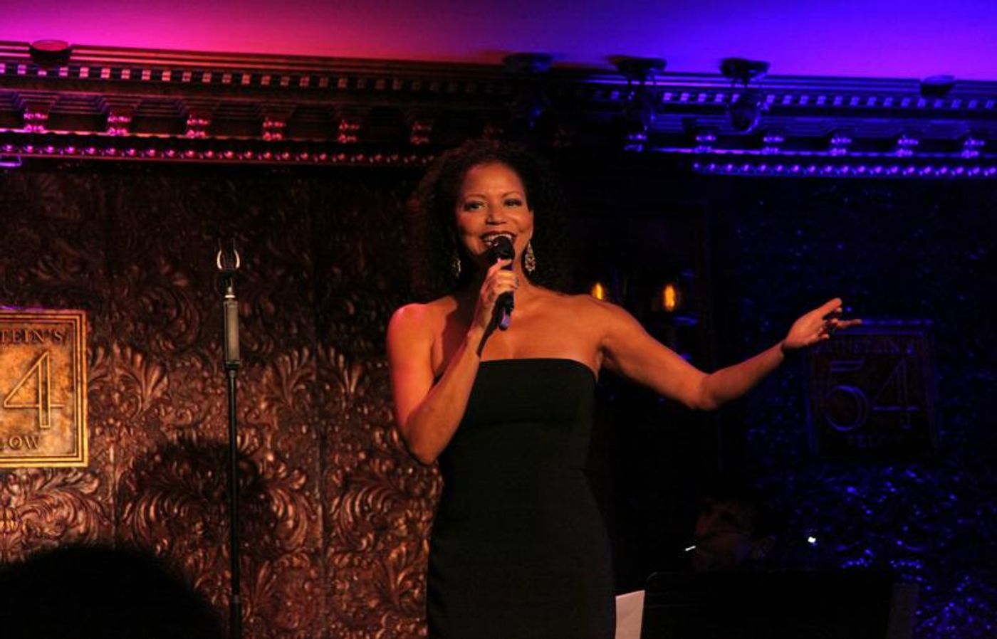 Review: Gloria Reuben Touches Hearts in FROM BALLADS TO BOSSA at 54 Below  Image