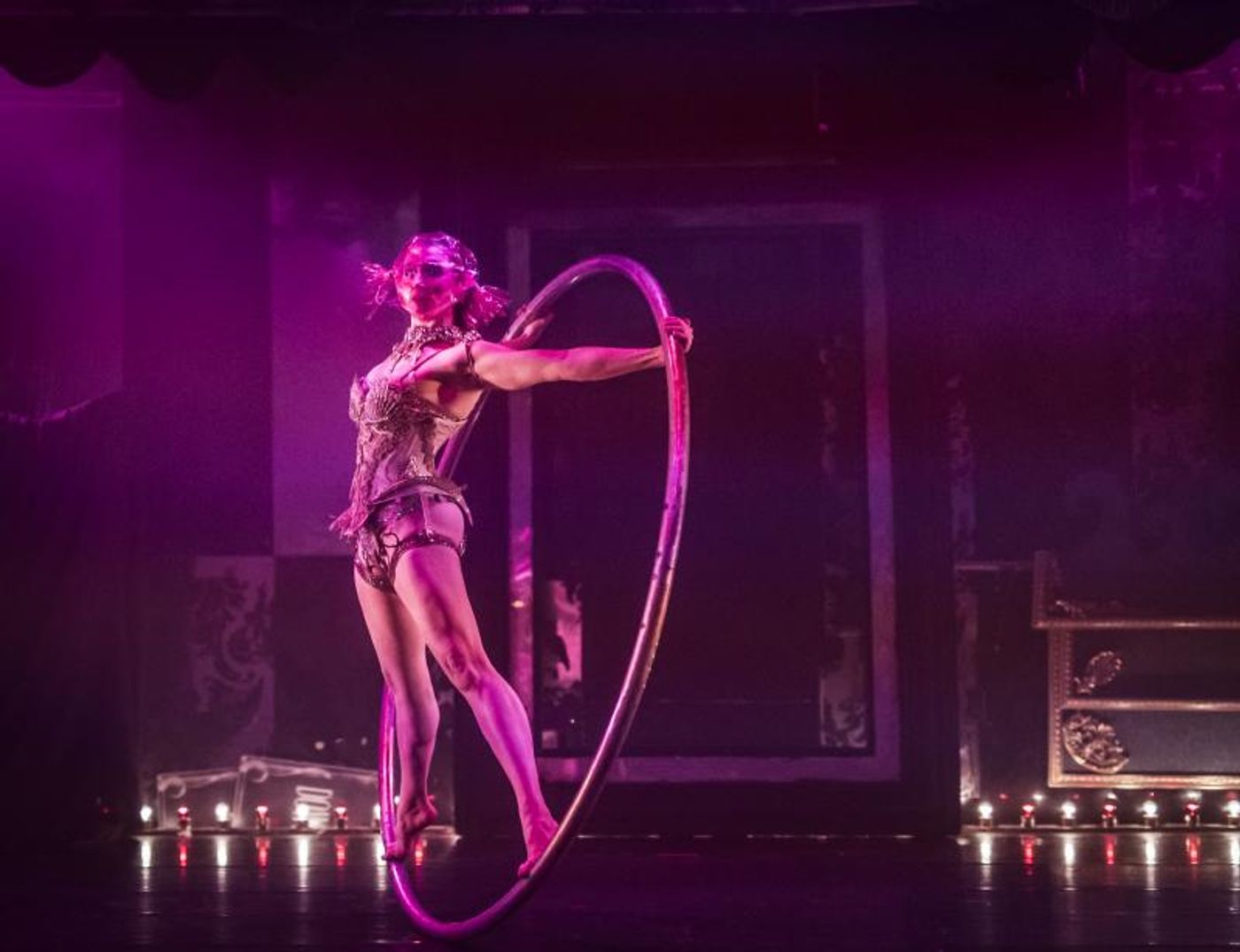 Review: Company XIV Sexes Up Halloween with QUEEN OF HEARTS  Image