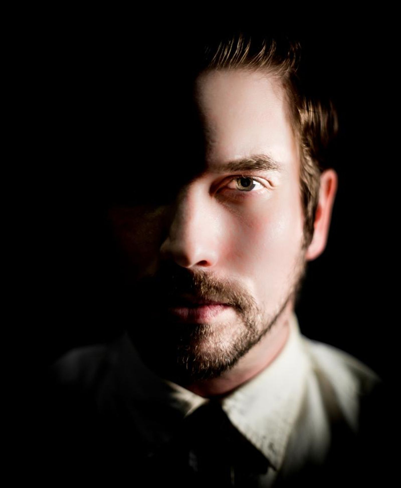 Review: The Atlanta Lyric Theatre's JEKYLL & HYDE is Haunting and Raw Review: The Atlanta Lyric Theatre's JEKYLL & HYDE is Haunting and Raw Image