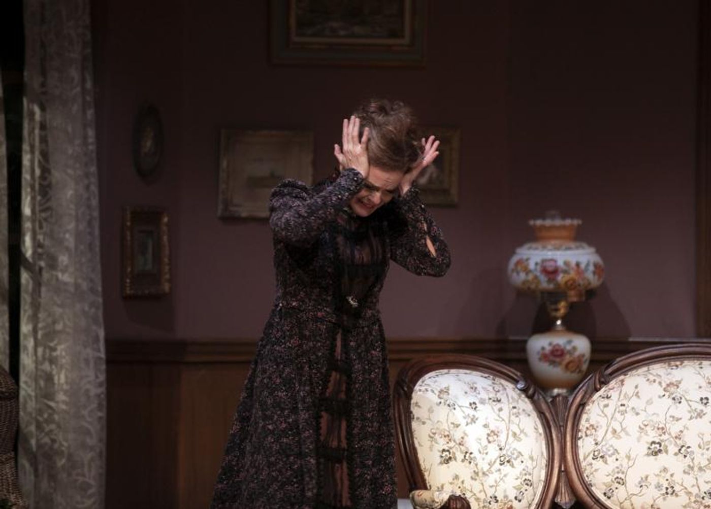Review: Ottawa Little Theatre's GASLIGHT Thrills This Halloween Season Review: Ottawa Little Theatre's GASLIGHT Thrills This Halloween Season Image
