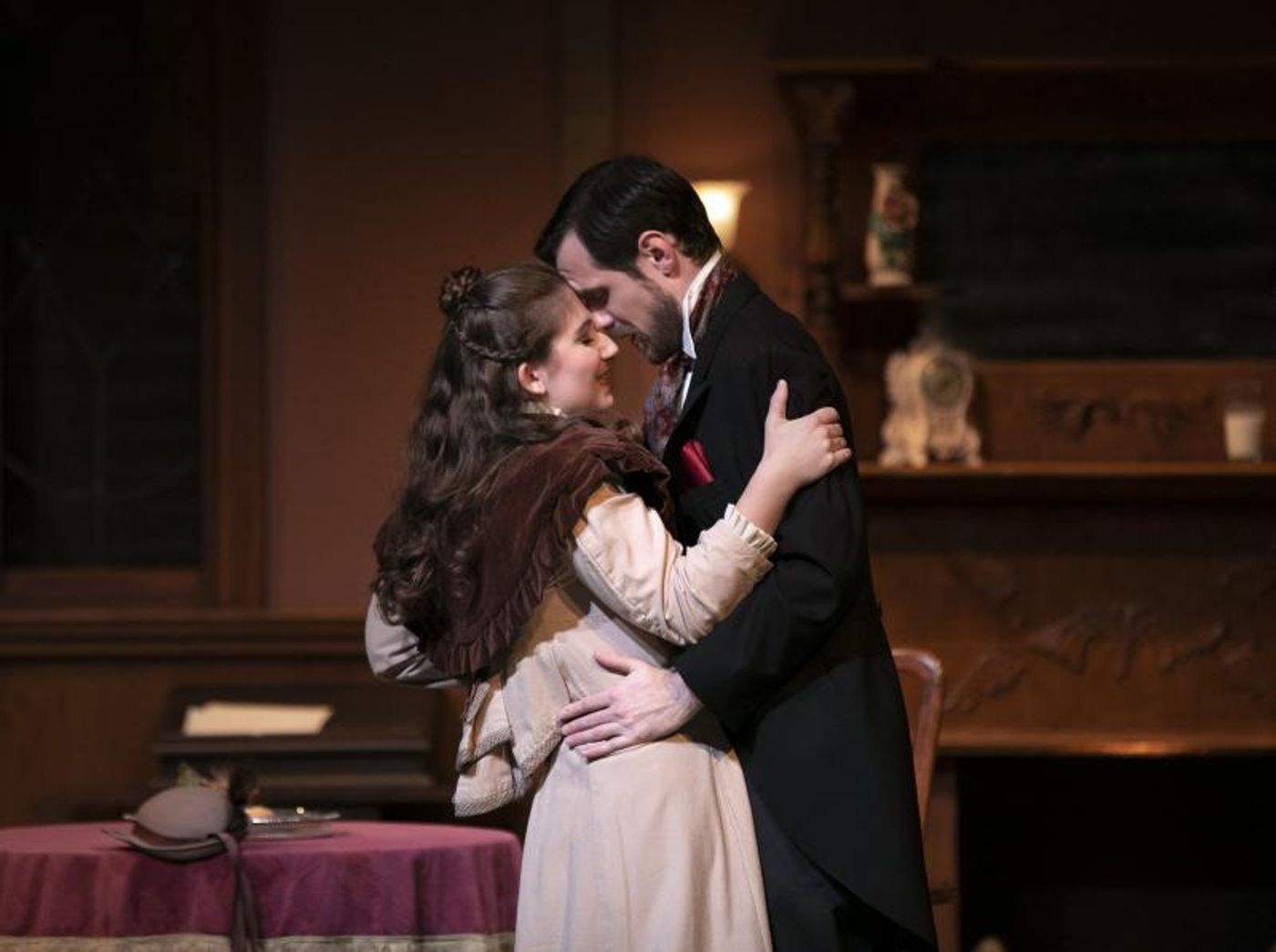 Review: Ottawa Little Theatre's GASLIGHT Thrills This Halloween Season Review: Ottawa Little Theatre's GASLIGHT Thrills This Halloween Season Image