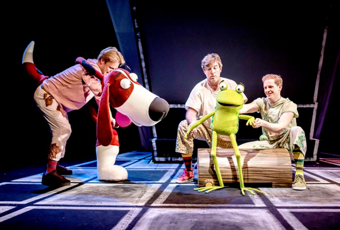 Photo Flash: First Look at OI FROG & FRIENDS! at the Lyric Theatre  Image