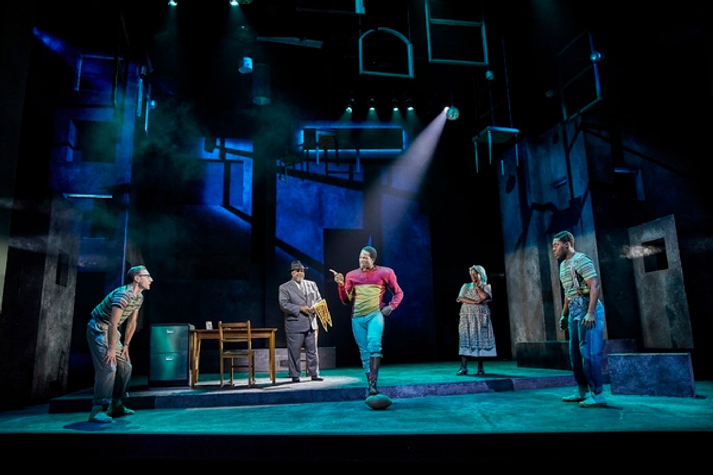 Photo Flash:  New Photos of the West End Production of DEATH OF A SALESMAN  Image