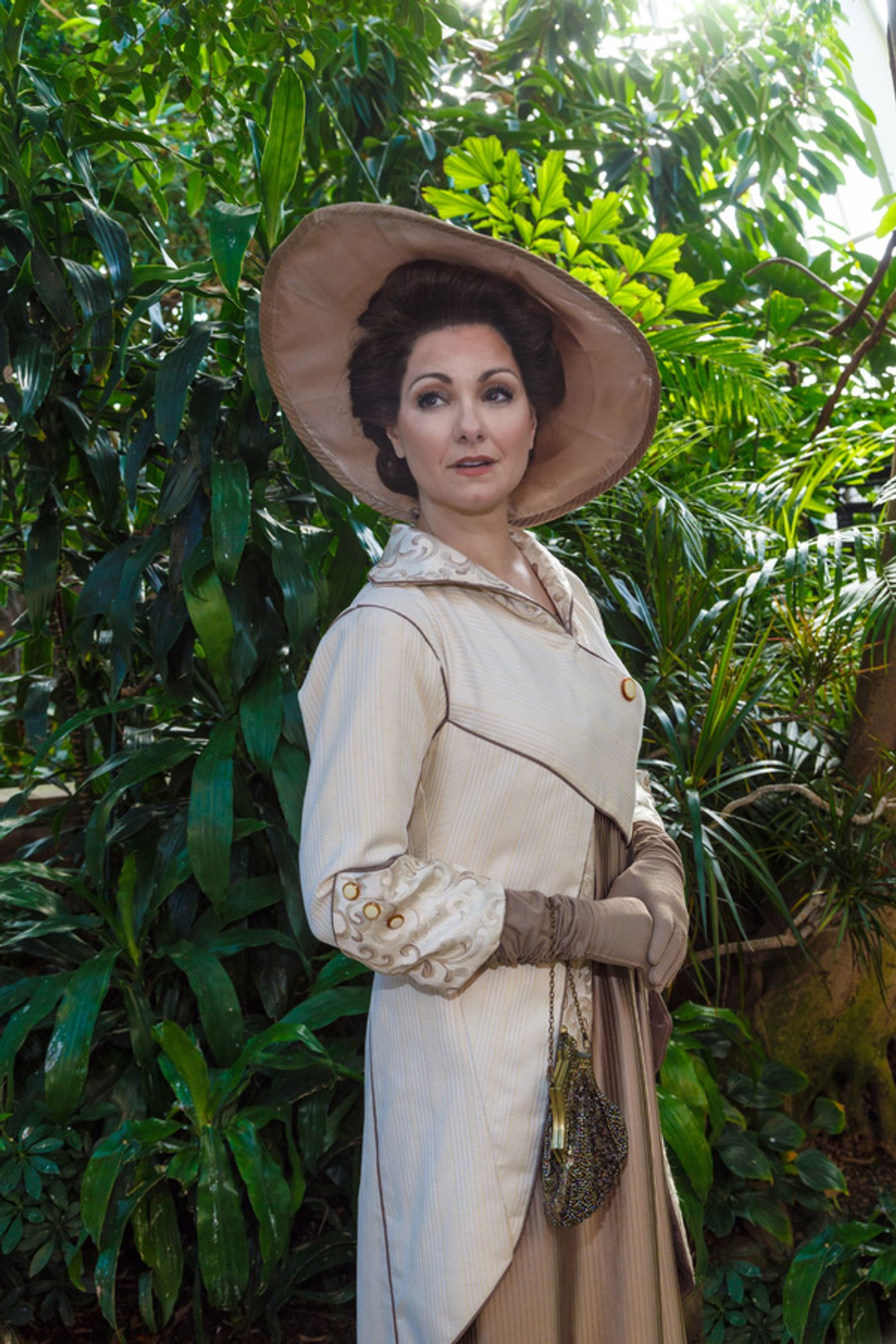 Photo Flash: Get A First Look At The Company Of Pittsburgh Opera's FLORENCIA EN EL AMAZONAS Photo Flash: Get A First Look At The Company Of Pittsburgh Opera's FLORENCIA EN EL AMAZONAS Image