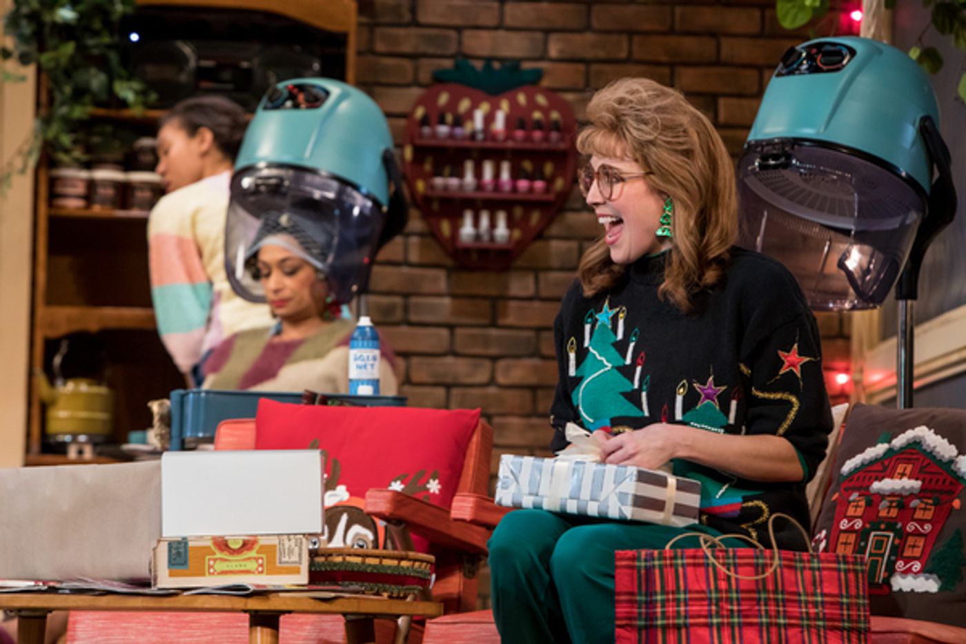 Photo Flash: First Look at STEEL MAGNOLIAS at the Guthrie Theater  Image