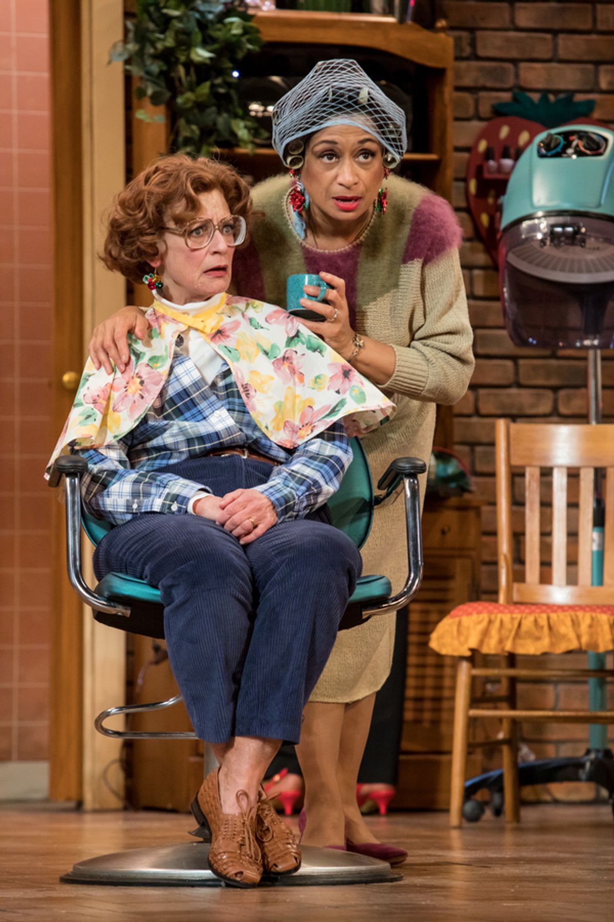  Sally Wingert (Ouiser) and Melissa Maxwell (Mâ€™Lynn at 