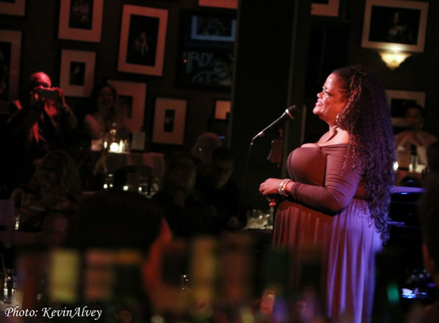 Photo Flash: Natalie Douglas Celebrates Streisand At Birdland  Image