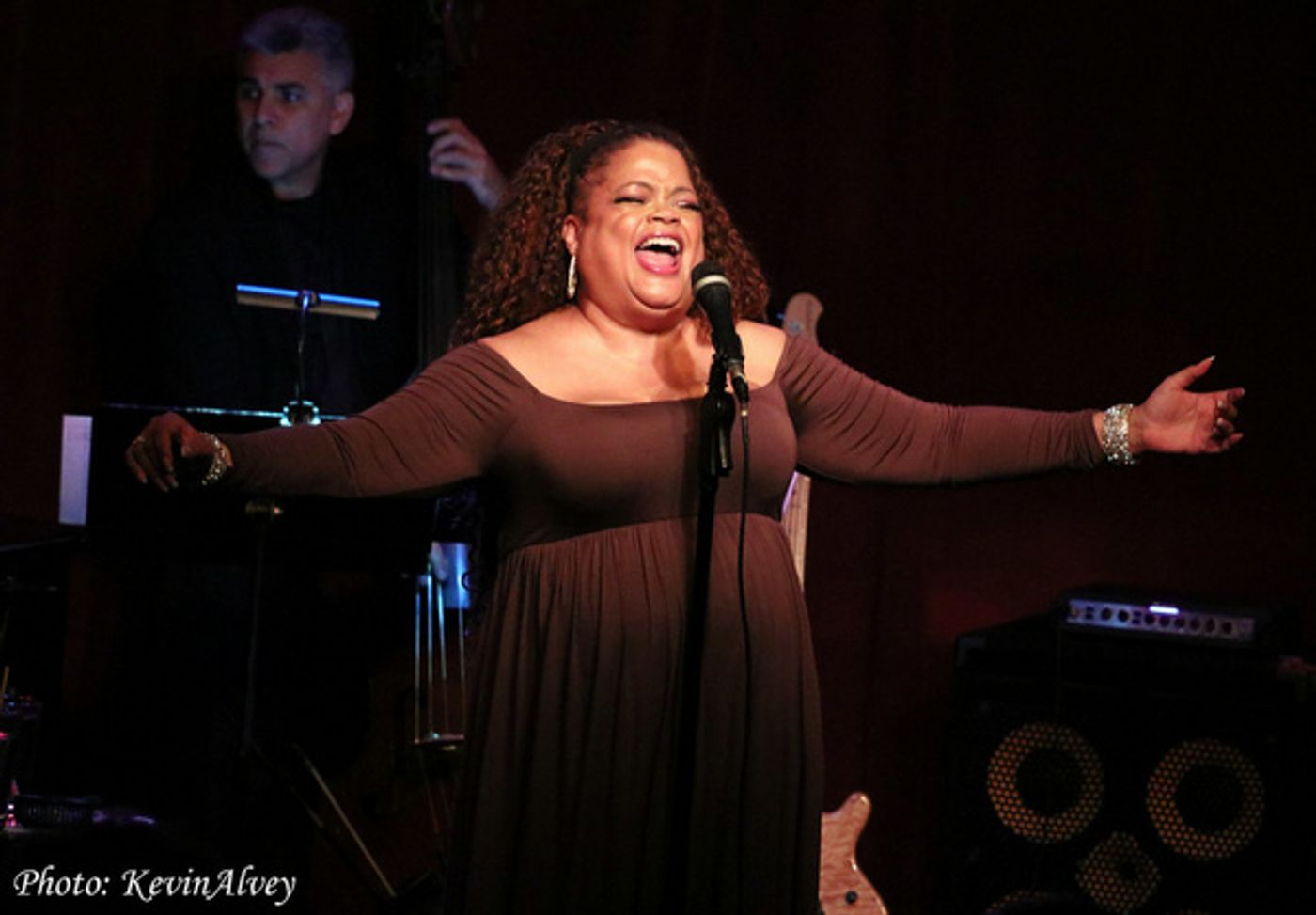 Photo Flash: Natalie Douglas Celebrates Streisand At Birdland  Image