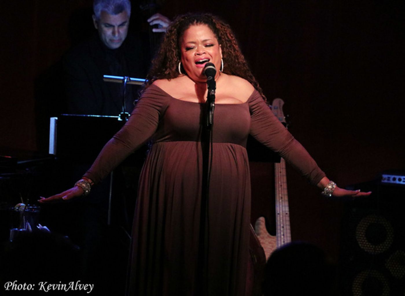 Photo Flash: Natalie Douglas Celebrates Streisand At Birdland  Image