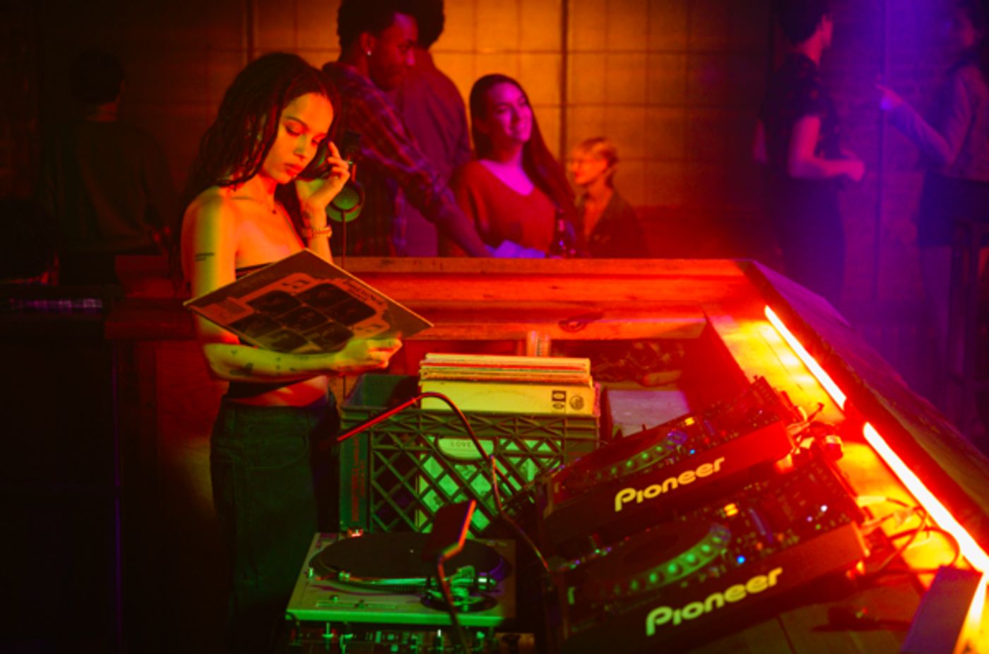 Photo Flash: Get a First Look at Zoe Kravitz in Hulu's HIGH FIDELITY  Image