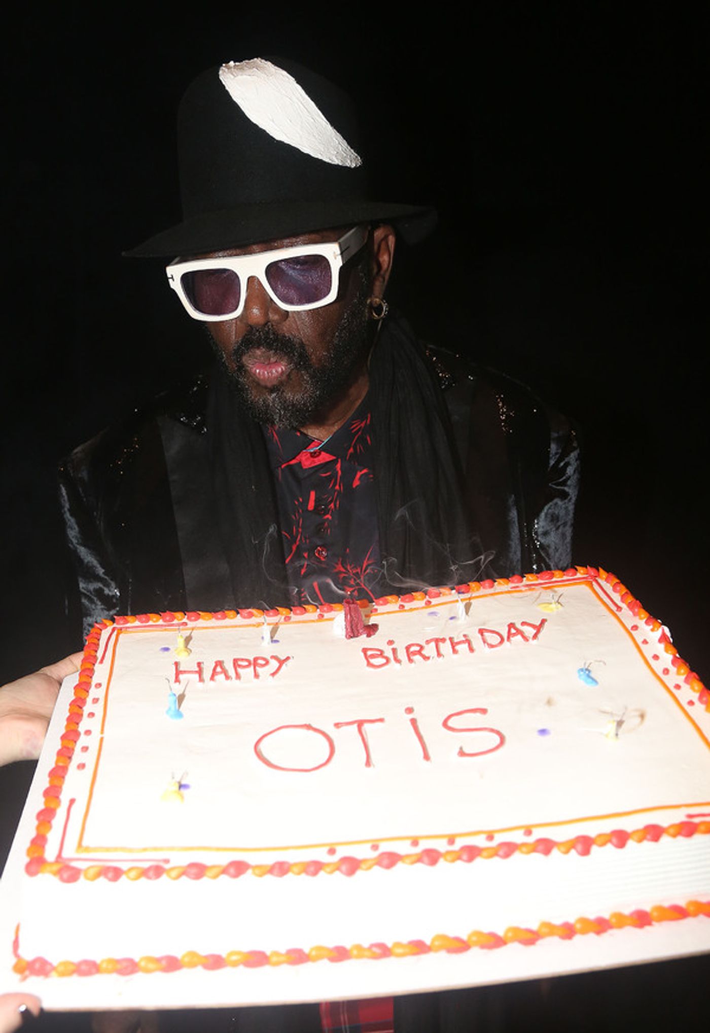 Photo Flash: AIN'T TOO PROUD Celebrates Otis Williams' Birthday!  Image