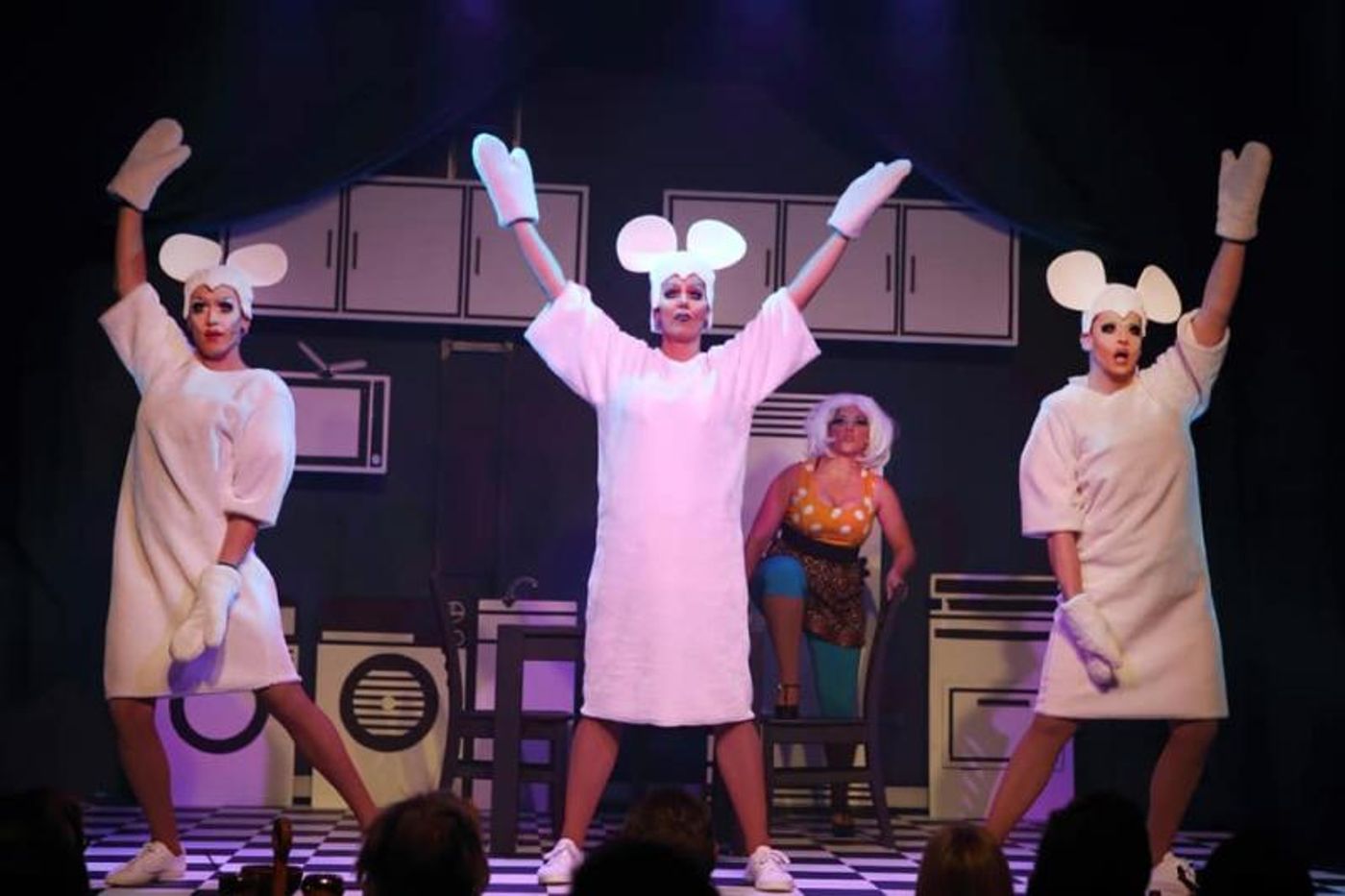 Review: THE THREE BLIND MICE is Laugh-Out-Loud Fun at Cape Town's Fabulous Gate 69  Image