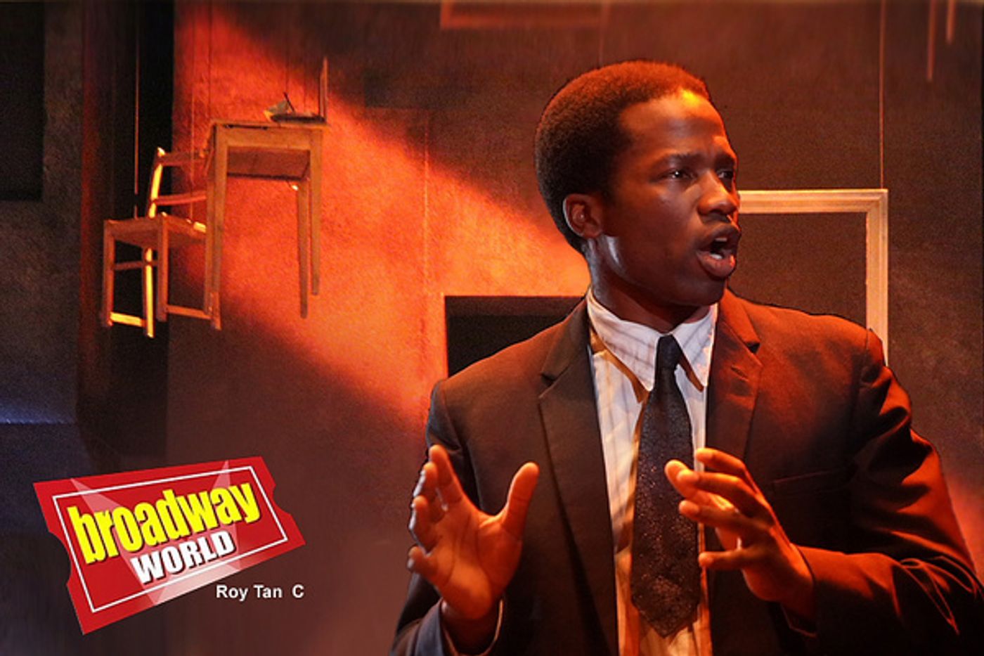 Photo Flash: First Look at DEATH OF A SALESMAN at the Piccadilly Theatre  Image