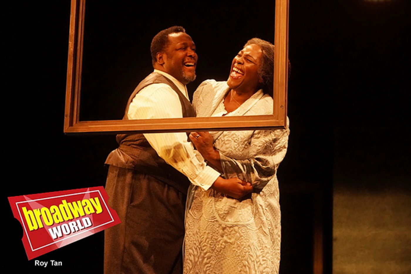 Photo Flash: First Look at DEATH OF A SALESMAN at the Piccadilly Theatre  Image