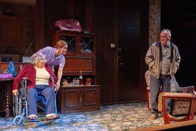 Vivien Parry, Miriam Margolyes, Mark Hadfield Photo