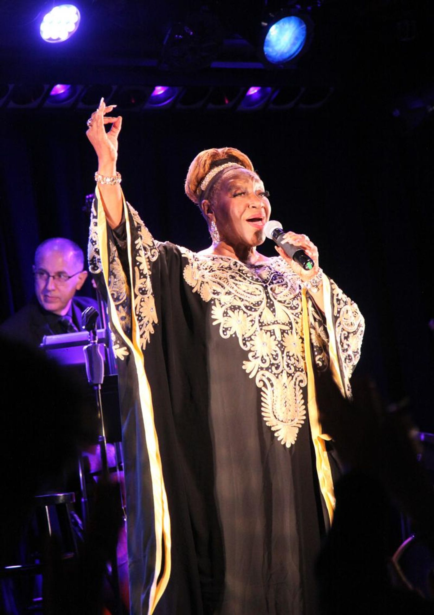 Review: Avery Sommers Rules The Laurie Beechman Theatre with FOR SENTIMENTAL REASONS Review: Avery Sommers Rules The Laurie Beechman Theatre with FOR SENTIMENTAL REASONS Image