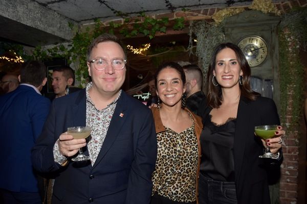 Robbie Rozelle, Dana Iannuzzi and Jennifer Diamond Photo