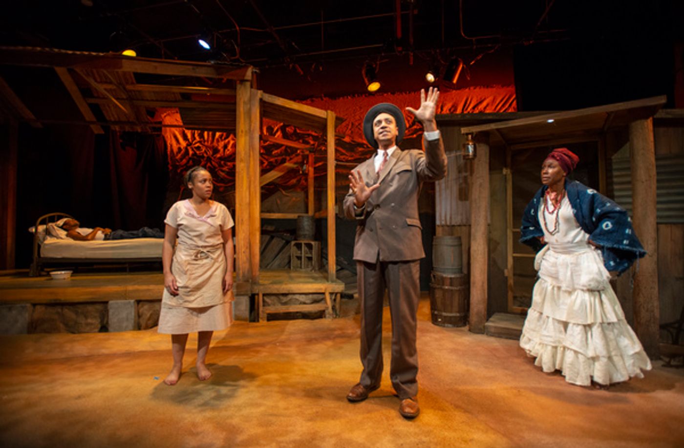 Photo Flash: Take a Look at Photos From Raven Theatre's Production of HOODOO LOVE  Image