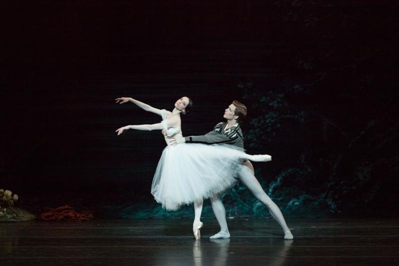 Review: GISELLE is a Masterpiece of Romantic-Era Storytelling and Dance  Image
