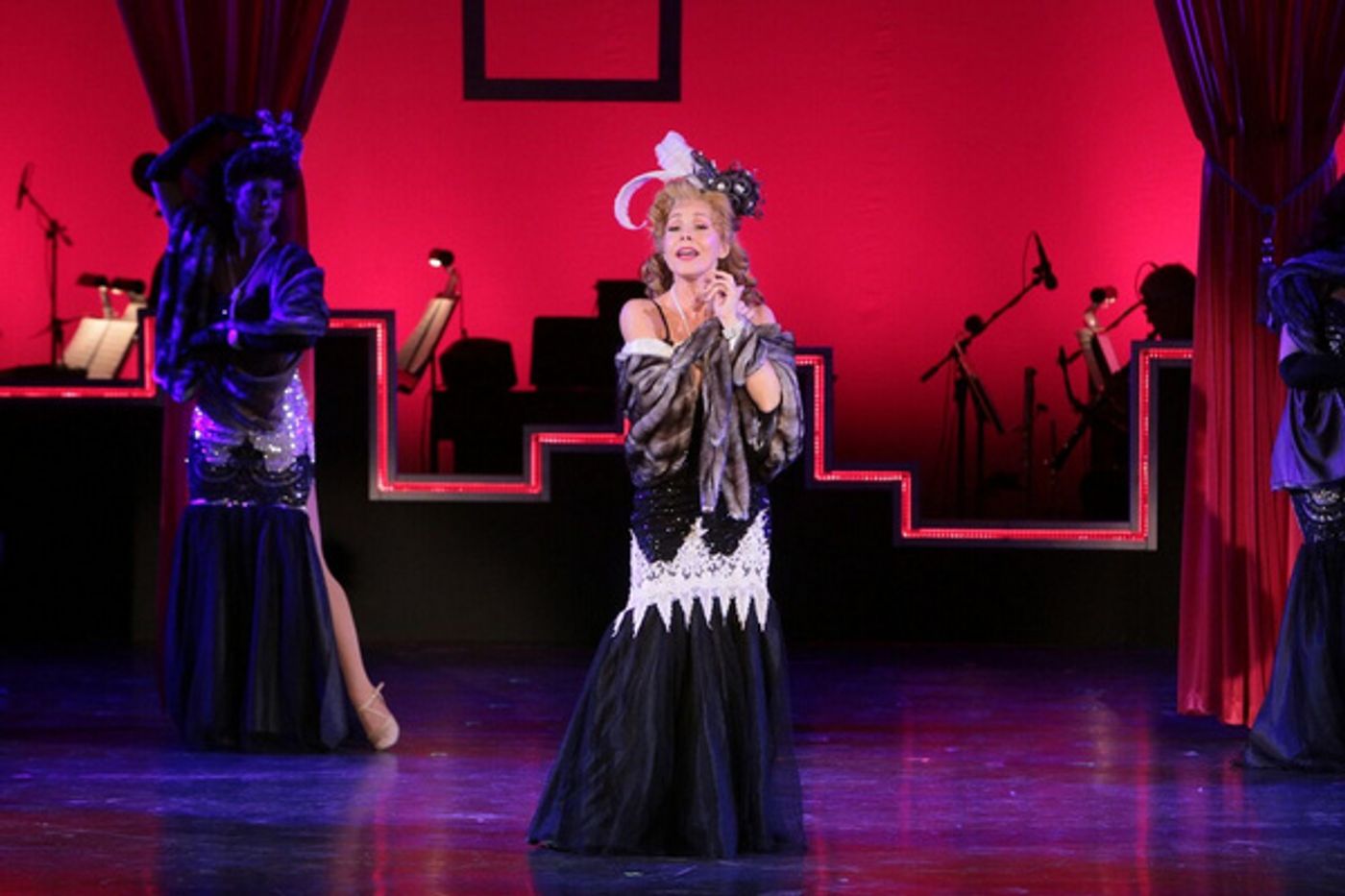 Photo Flash: First Look at GUYS AND DOLLS at Axelrod  Image