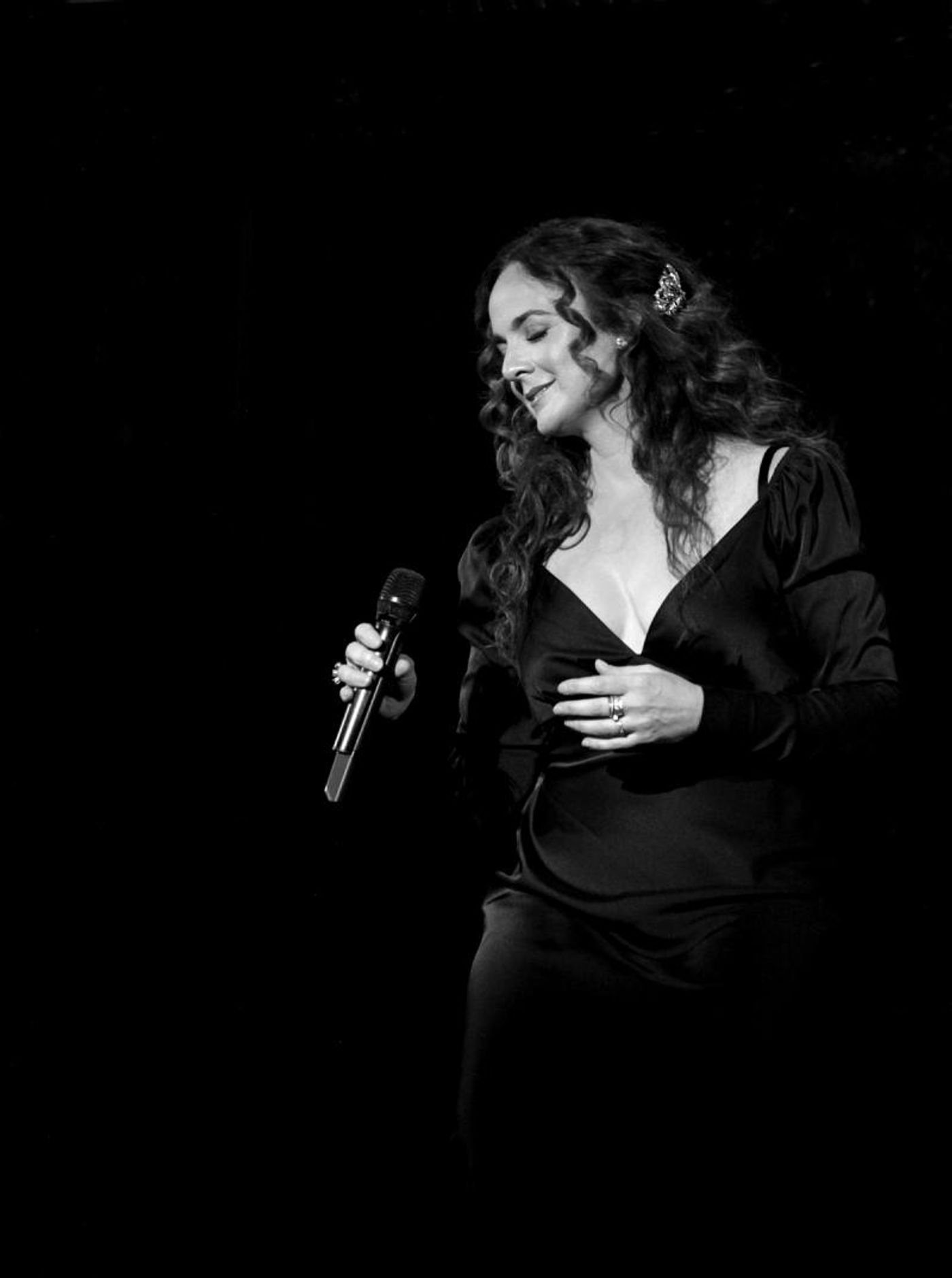 Review: Melissa Errico Continues AN EVEN GRANDER AFFAIR With Throngs of Fans at 54 Below  Image