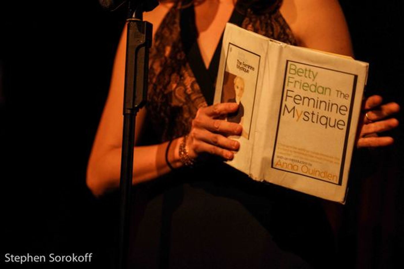 Photo Coverage: Lianne Marie Dobbs Brings WHY CAN'T A WOMAN BE MORE LIKE A MAN to the Beach Cafe  Image