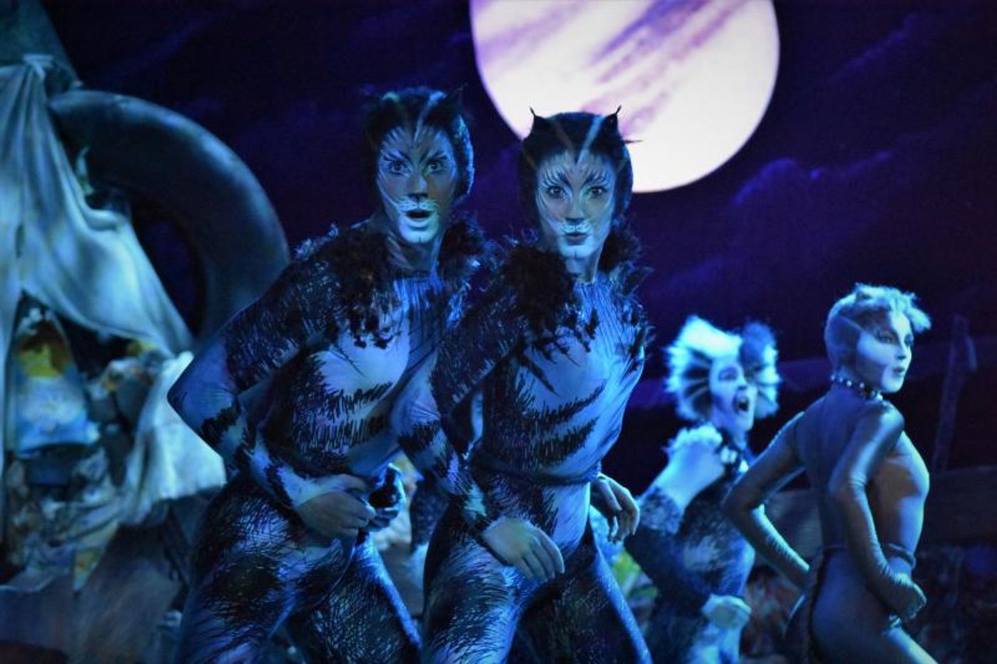 Photo Coverage: CATS Opens Four-Week Limited Engagement in Manila, Now Thru 1 Dec.  Image