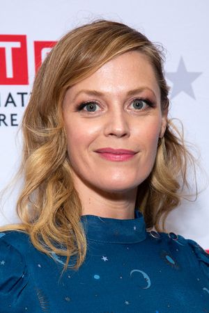 Elizabeth Stanley @ BroadwayWorld Elizabeth Stanley Photo