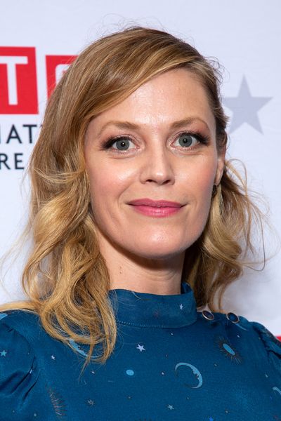 Elizabeth Stanley Photo