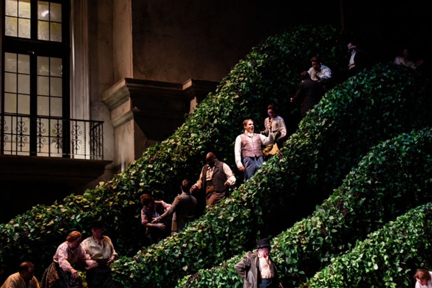 Photo Flash: First Look At DON GIOVANNI At Lyric Opera of Chicago  Image