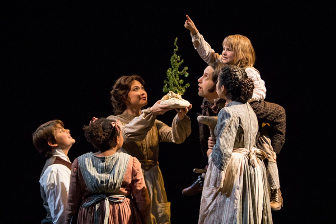 Photo Flash: First Look At A CHRISTMAS CAROL At The Guthrie Theater  Image