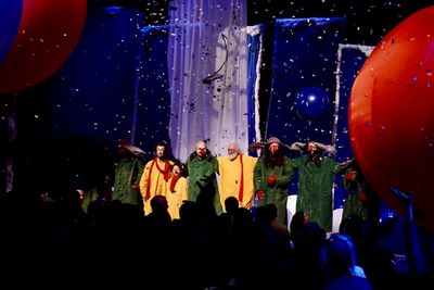 The Cast of Slava's Snowshow Photo