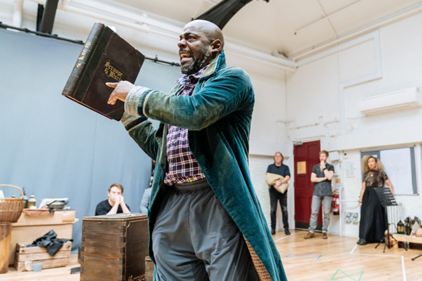 Photo Flash: First Look at A CHRISTMAS CAROL at the Old Vic  Image