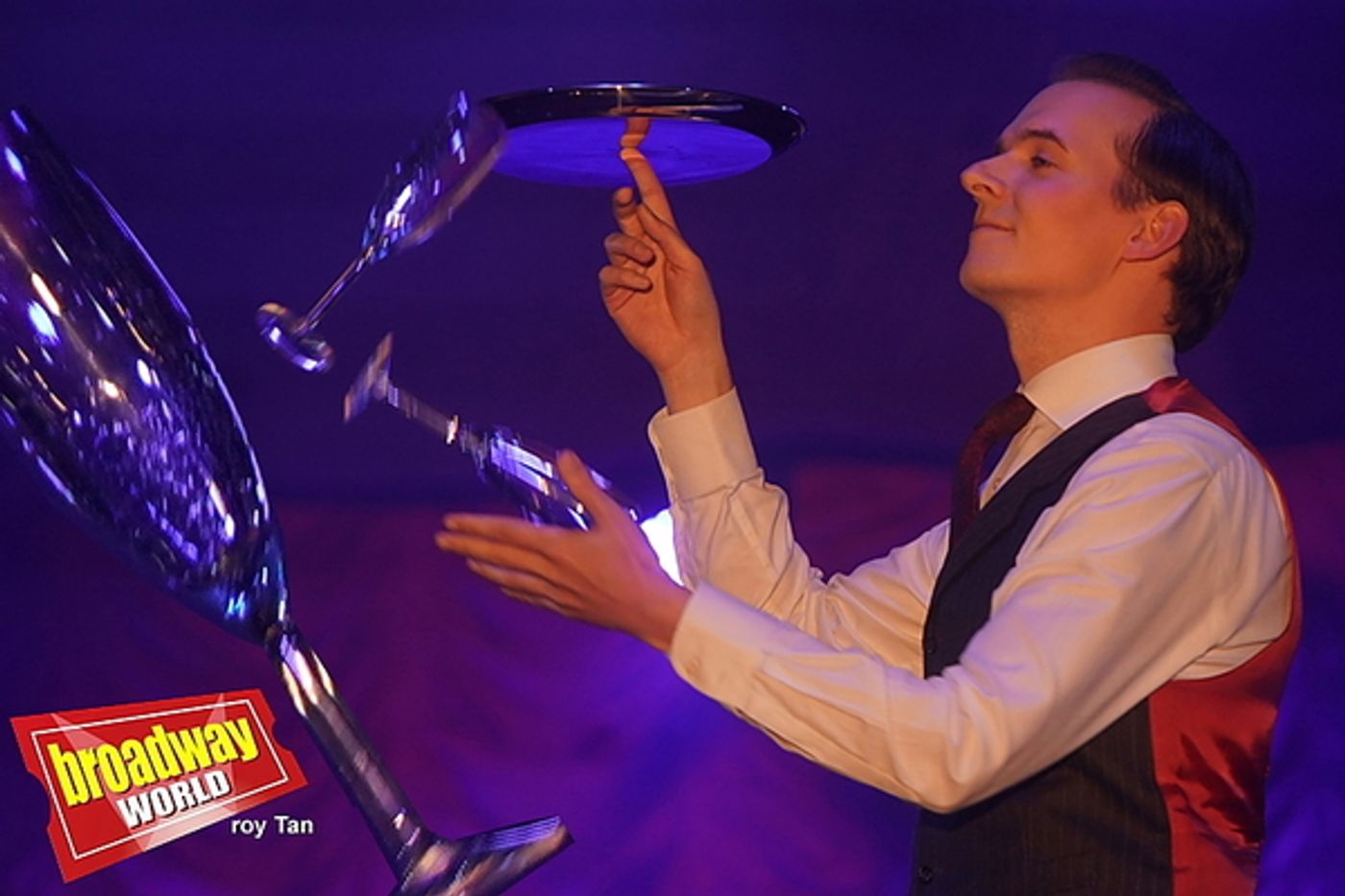 Photo Flash: First Look at LA CLIQUE at Leicester Square Spiegeltent  Image