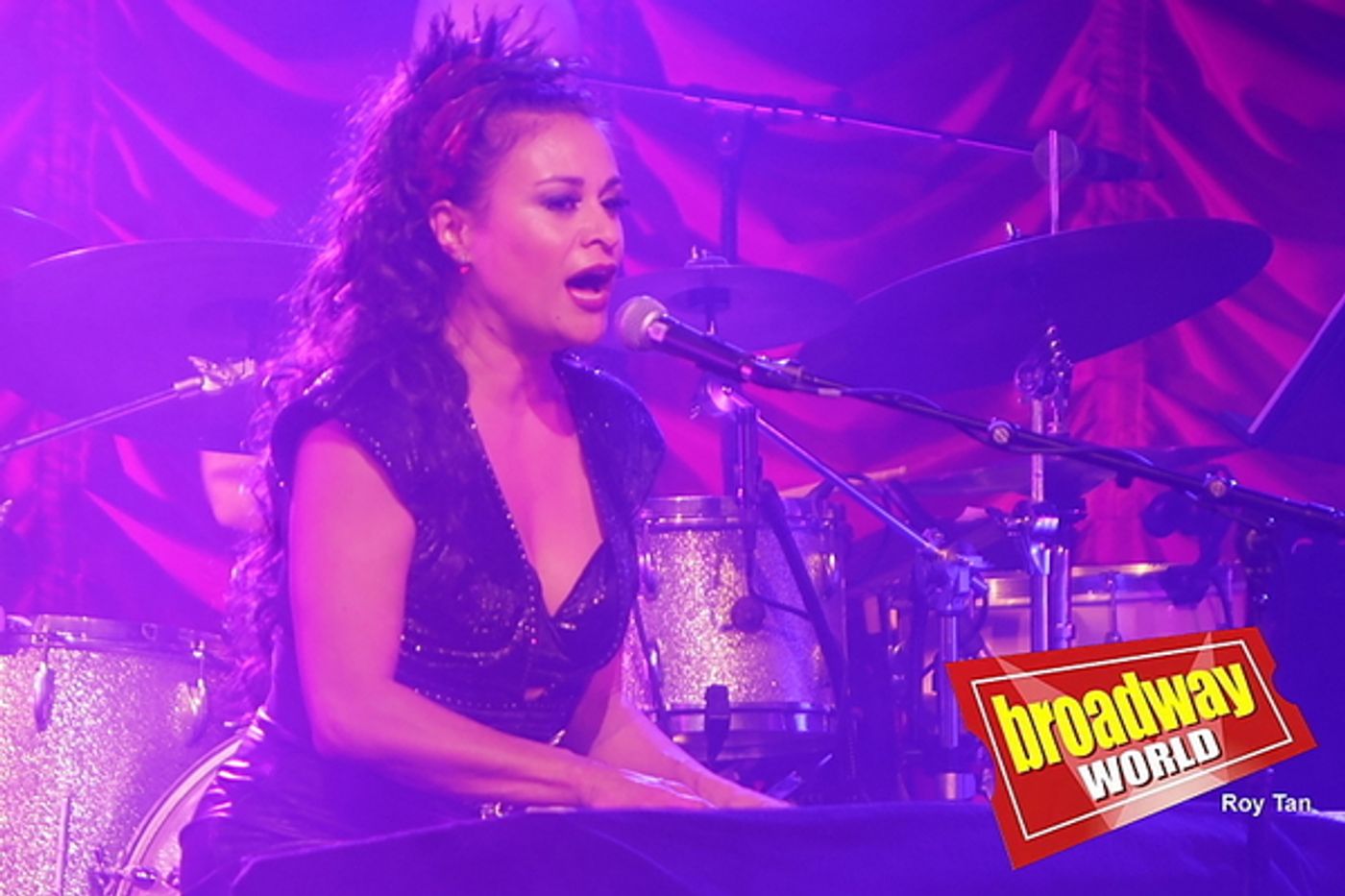 Photo Flash: First Look at LA CLIQUE at Leicester Square Spiegeltent  Image