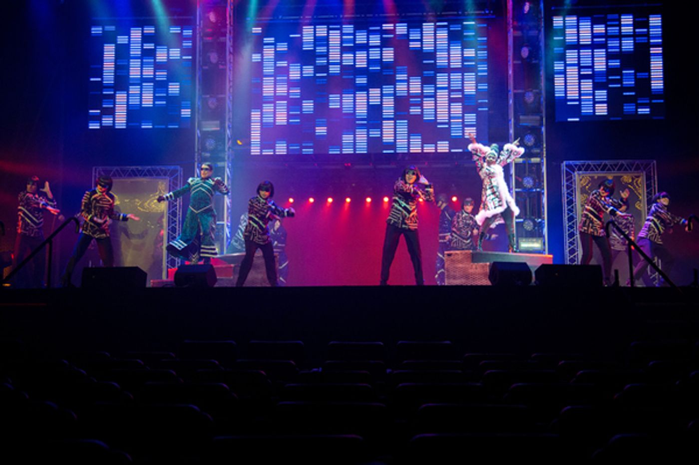 Photo Coverage: WE WILL ROCK YOU Arrives at Hulu Theater at Madison Square Garden  Image