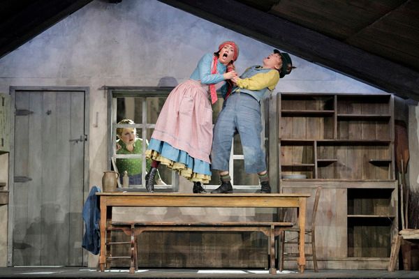 Heidi Stober as Gretel and Sasha Cooke Photo