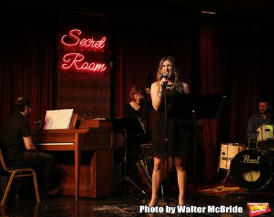 Lindsay Lavin  Photo