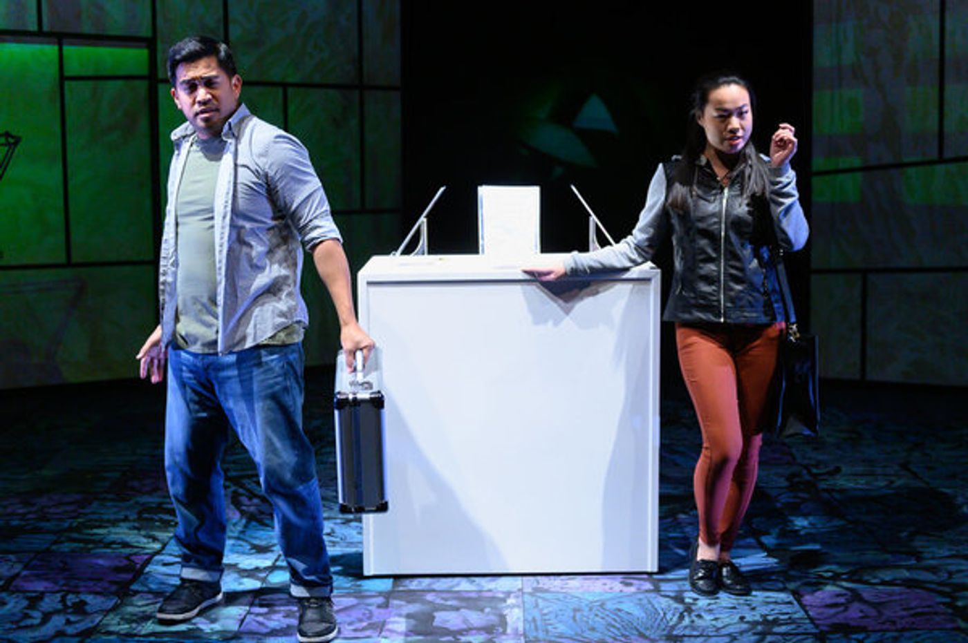 Photo Flash: First Look at FAST COMPANY at the Guthrie Theater  Image