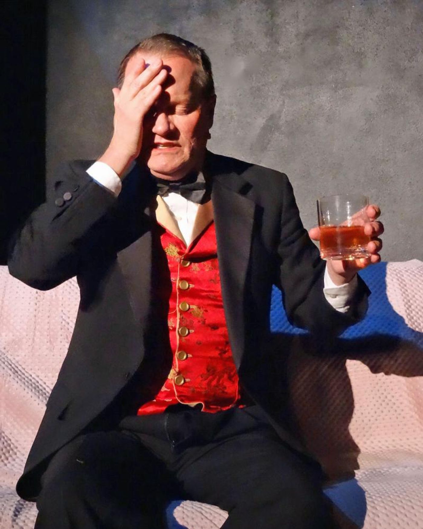 Review: VICTOR/ VICTORIA at Barn Players  Image