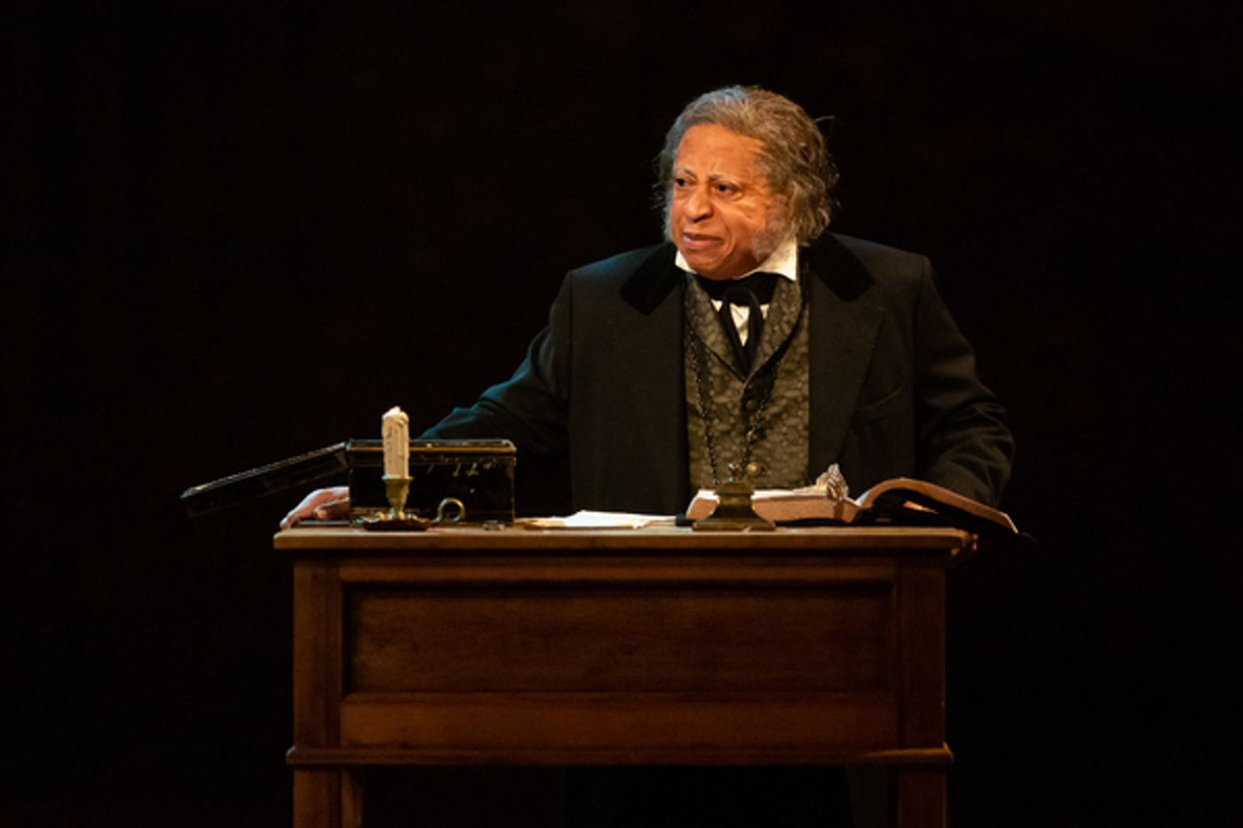 Photo Flash: First Look At A CHRISTMAS CAROL At Alley Theatre  Image