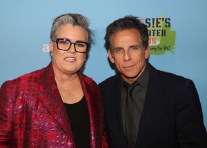 NEW YORK, NEW YORK - NOVEMBER 18: Rosie O'Donnell and Honoree Ben Stiller pose at the Photo