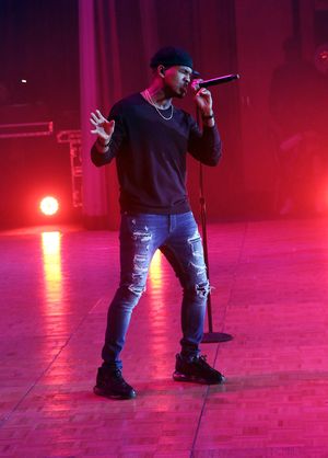 NEW YORK, NEW YORK - NOVEMBER 18: Ne-Yo performs at the 2019 Rosie's Theater Kids Fal Photo