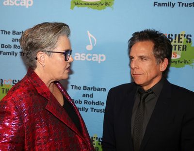 NEW YORK, NEW YORK - NOVEMBER 18: Rosie O'Donnell and Honoree Ben Stiller chat at the Photo