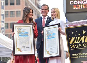 Idina Menzel, Mayor of Los Angeles Eric Garcetti, Kristen Bell @ BroadwayWorld Idina Menzel, Mayor of Los Angeles Eric Garcetti, Kristen Bell Photo
