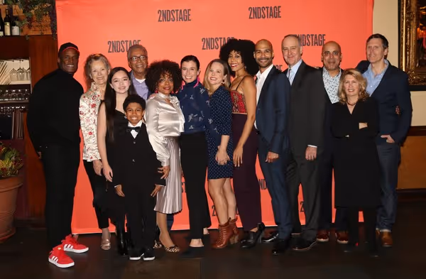 Kenny Leon, Lizbeth Mackay, Isabella Russo, Nicholas Hutchinson, Charles Turner, Deni Photo